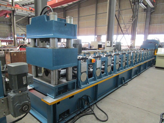 automatic guardrail roll forming machine