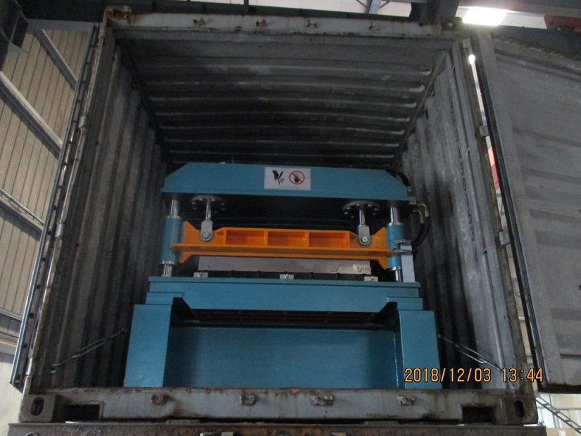 High speed deck roll forming machine with ISO quality system to Mexico On December 03,2018