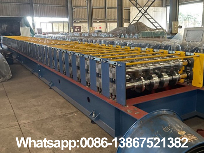 Zhongyuan metal deck machine