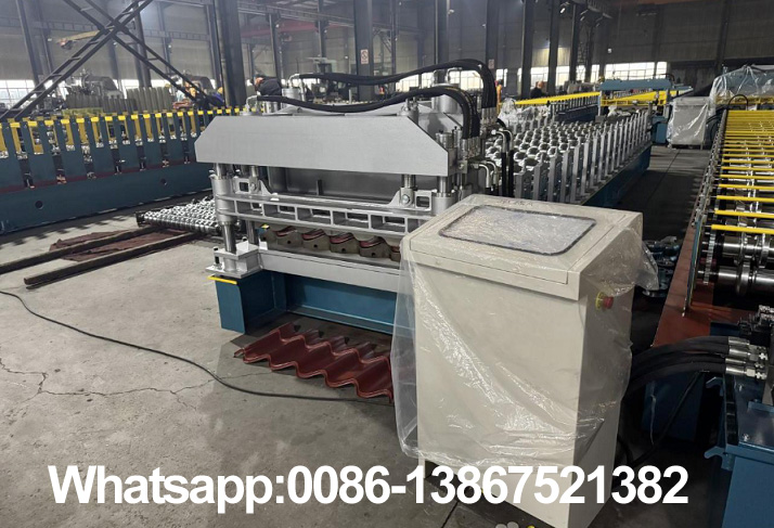 Zhongyuan tile forming machine