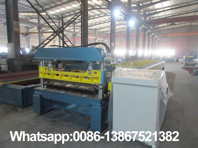 Zhongyuan metal roofing machine