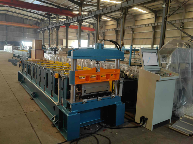 KR18 Standing seam roll forming machine