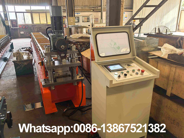 Zhongyuan c fence roll forming machine (3)