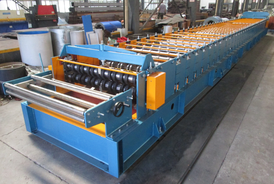 zhongyuan Decking metal rolling machine