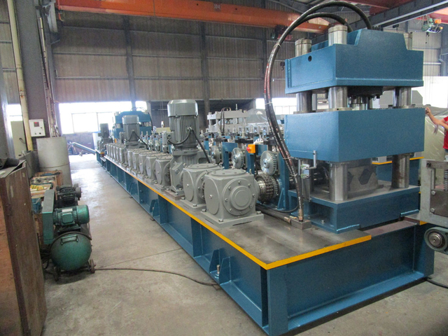 Highway Safety Guardrail Roll Forming Machine