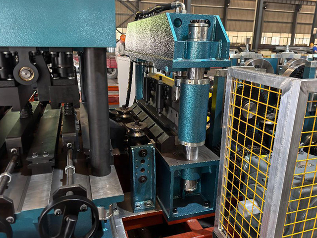 Purlin-Roll-Forming-Machine-2