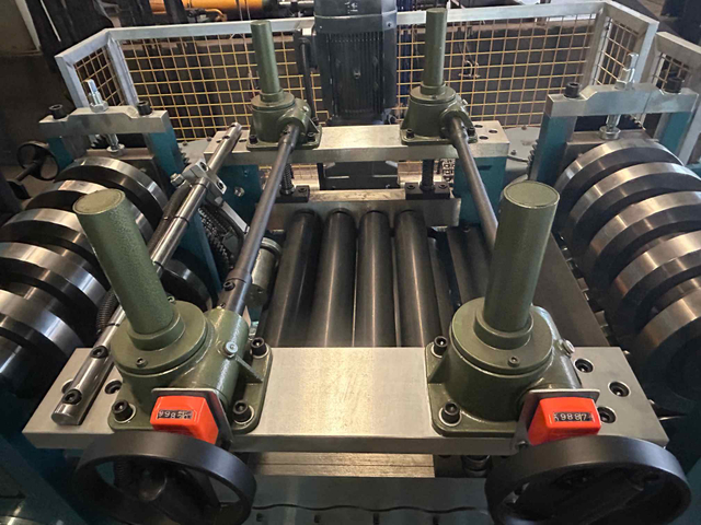 Leveling device