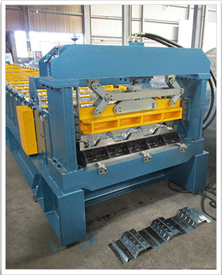 Steel deck roll forming machine