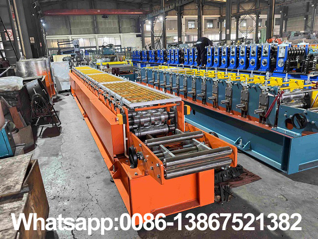 Zhongyuan c fence roll forming machine (2)