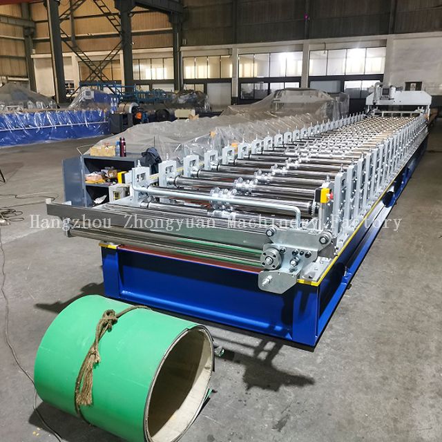 Roof cold roll forming machine with electric cutting